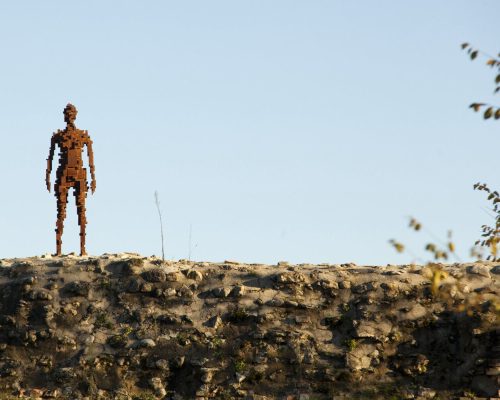 ANTONY GORMLEY Fai spazio prendi posto (Elisa Nidiaci - Poggio Imperiale, Cassero della Fortezza), 2004